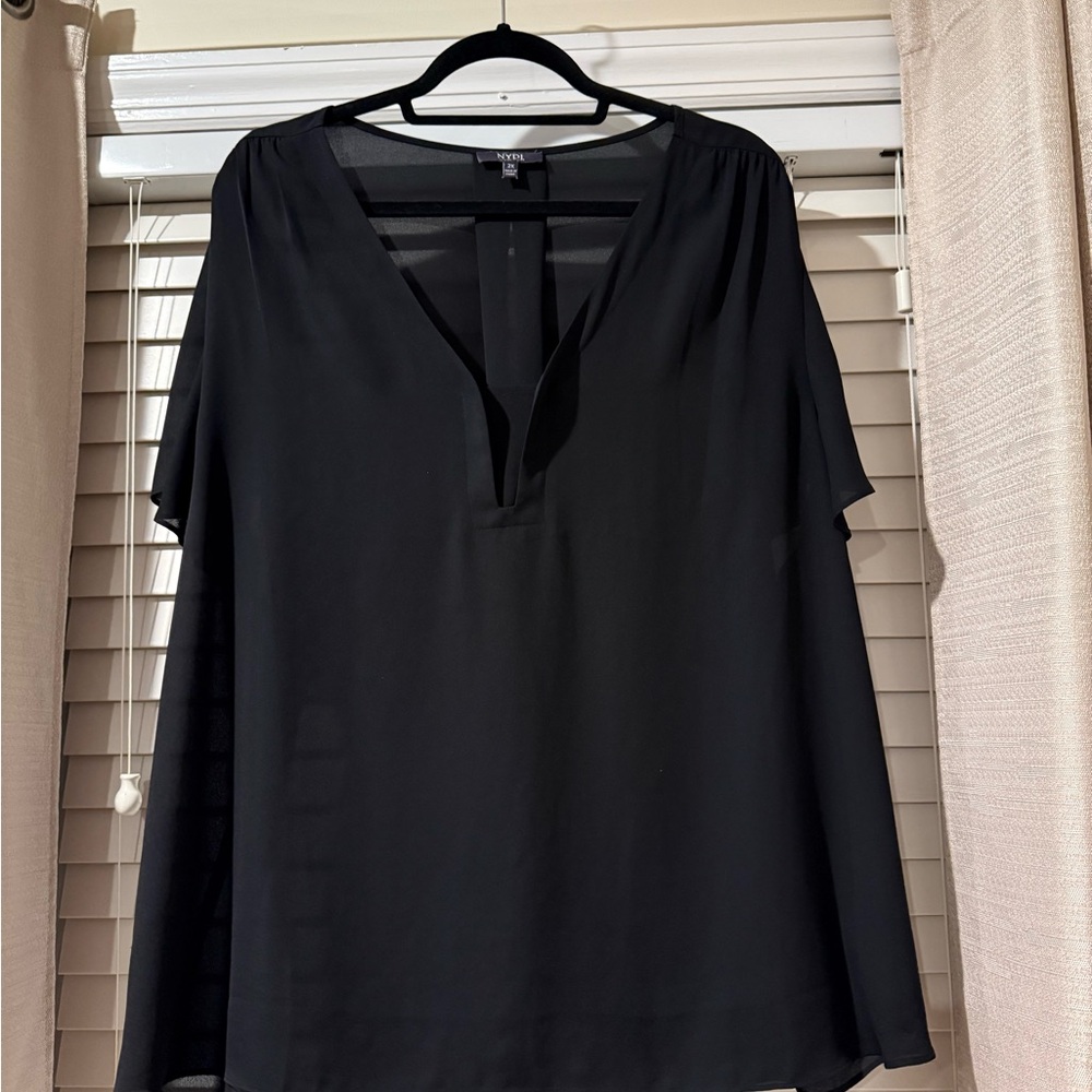 NYDJ Black Sheer V-Neck Blouse short sleeves